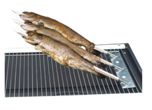 Load image into Gallery viewer, Serafin Grillaufsatz Classic für Fische Stockbrot Gemüßespieß passend für alle handelsüblichen Grillroste