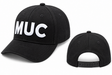 Lade das Bild in den Galerie-Viewer, MUC Baseball Cap München in Schwarz mit verstellbarem Verschluss – Vorder- und Rückansicht