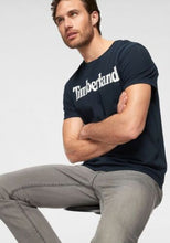Lade das Bild in den Galerie-Viewer, Timberland Herren T-Shirt Rundhalsausschnitt Logo Print Navy vers. Größen