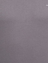Cargar imagen en el visor de la galería, Pack de 2 camisetas de Calvin Klein Jeans para hombre | Corte ajustado en gris y negro
