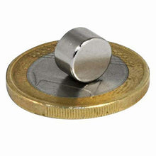 Load image into Gallery viewer, Scheiben- Rundmagnet Ø 8x 5mm - Neodym N45, Nickel - hält 2,5kg - Magnetscheiben - starke Supermagnete mit extremer Haftkraft für Kühlschrank Magnet