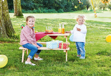 Lade das Bild in den Galerie-Viewer, Kinder nutzen die Serafin Picknick-Sitzgruppe im Garten zum Spielen, Essen und Picknicken im Freien.
