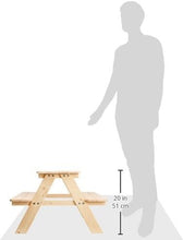 Lade das Bild in den Galerie-Viewer, Serafin Kinder Picknick-Sitzgruppe aus Kiefernholz mit Größenvergleich zur besseren Einschätzung der Maße.

