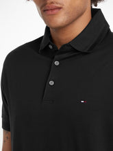 Cargar imagen en el visor de la galería, Passform Slim Fit Herren Poloshirt Schwarz Hilfiger

