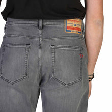 Lade das Bild in den Galerie-Viewer, Diesel - Herren Jeans D-VIKER_L32
