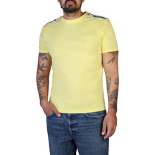 Lade das Bild in den Galerie-Viewer, Moschino - Herren T-Shirt Gelb  A0781-4305
