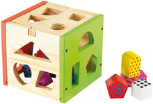 Carica l&#39;immagine nel visualizzatore di Gallery, Playtastic Steckwürfel aus Holz in bunter Gesamtansicht mit Formen zum Einstecken
